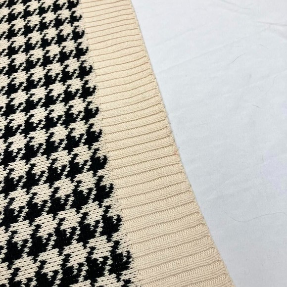 Women's black and cream hounds tooth patterned sweater vest - Picture 3 of 5